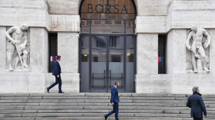 Borsa: Milano apre in ribasso (-0,25%)