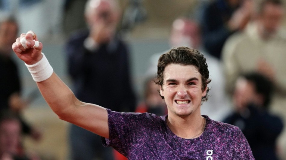  Jo&atilde;o Fonseca sente desconforto no ombro a seis dias de Wimbledon 