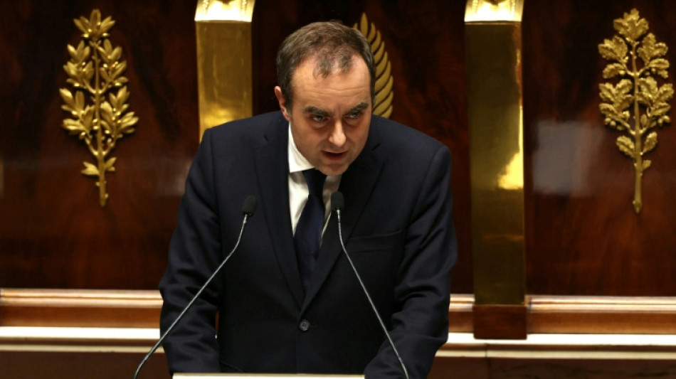 El primer ministro de Francia propone suspender la reforma de las pensiones para sobrevivir