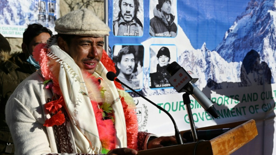  Rescuers recover climber Nirmal Purja's body after avalanche disaster 