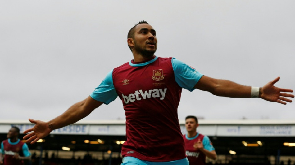  Former France and West Ham star Payet announces retirement 