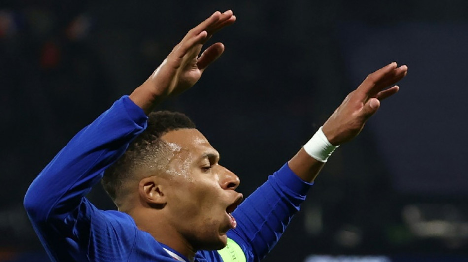 Com golaço e assistência, Mbappé coloca França mais perto da Copa de 2026