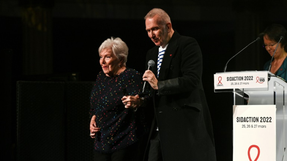 Serge Klarsfeld et Line Renaud distingués par la Légion d'honneur