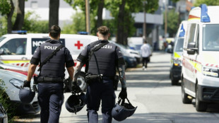 Ataque a tiros deixa pelo menos 10 mortos em escola na Áustria