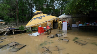 Habitantes del sur de China intentan salvar sus bienes ante el peligro de nuevas inundaciones