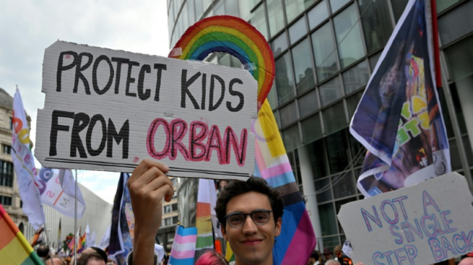 La pride de Bruxelles aux couleurs de celle de Budapest, menac&eacute;e d'interdiction