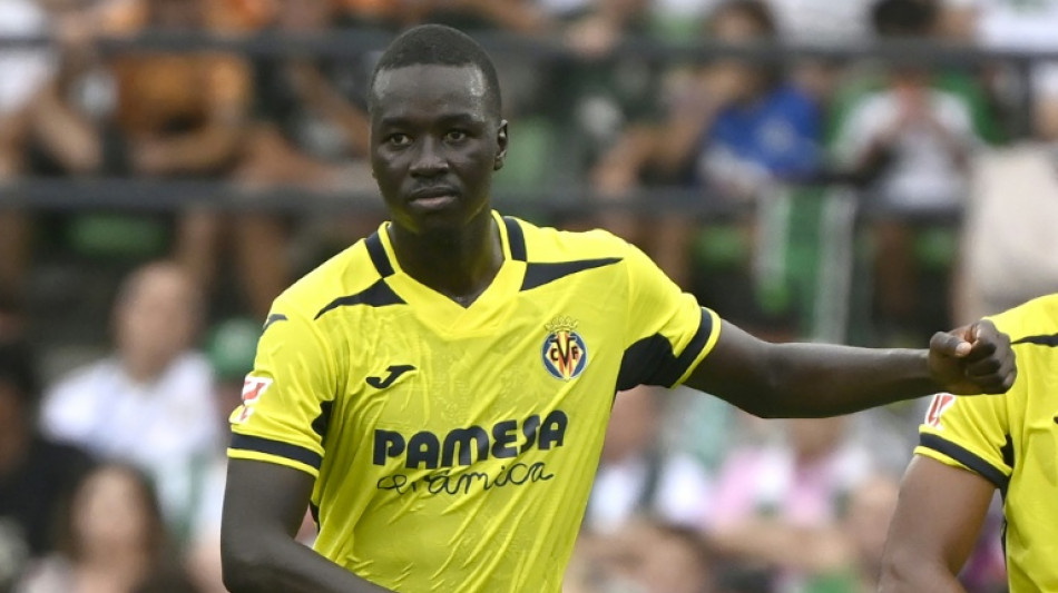  Villarreal sai atr&aacute;s e busca empate contra o Racing de Santander no Espanhol 