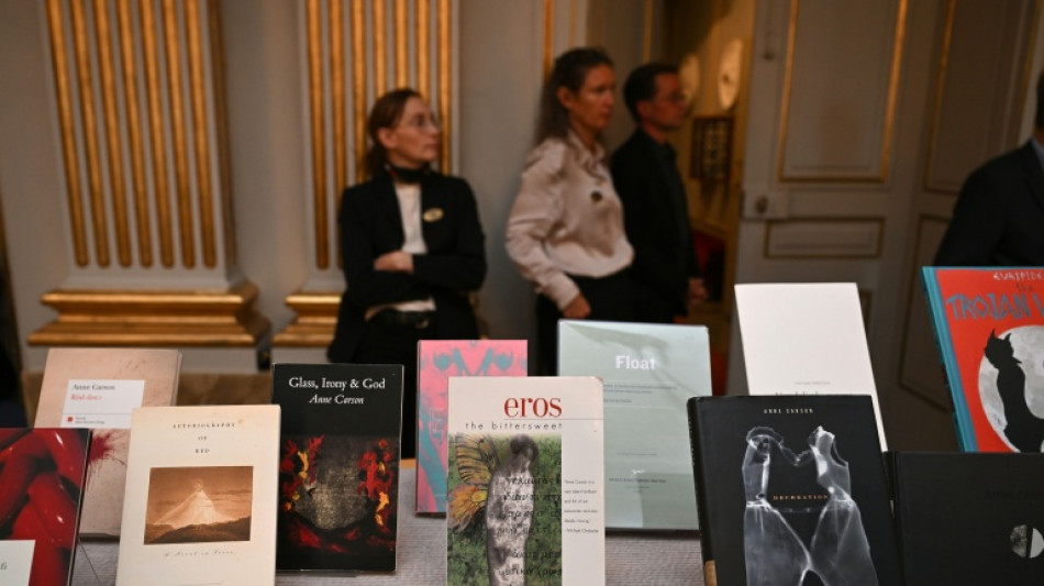  Canada's Anne Carson wins Nobel literature prize 