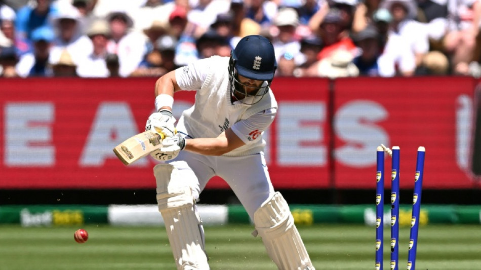 England 77-2 at tea, need 98 more to win chaotic 4th Ashes Test