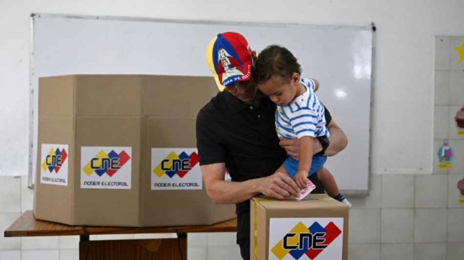 Low turnout as opposition boycotts divisive Venezuela vote