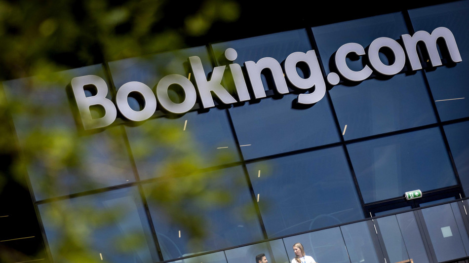  Ue apre indagine su Booking, sospetti su truffe e annunci sponsorizzati 