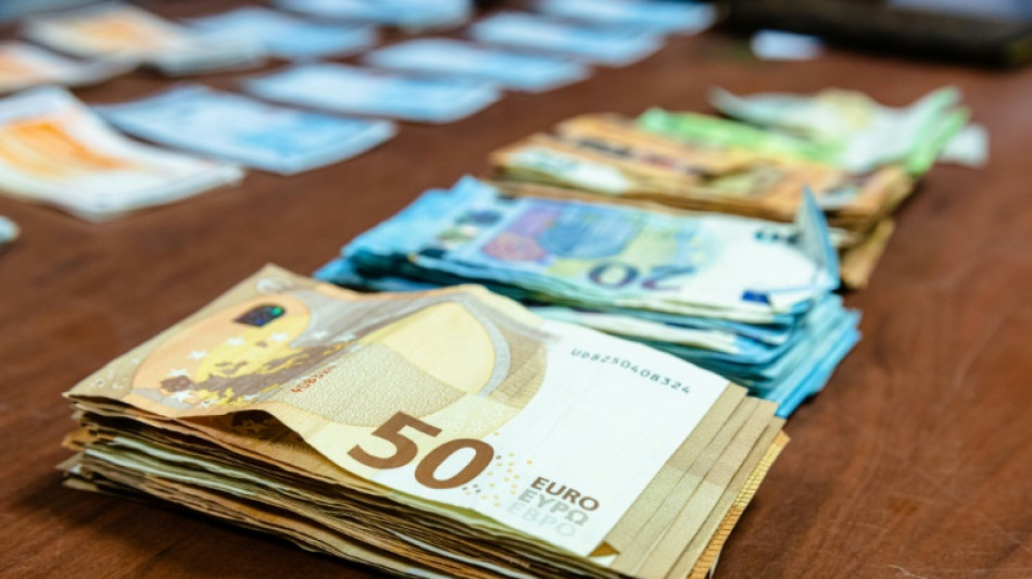 Erfurter Zoll findet knapp 230.000 Euro Bargeld versteckt in Auto aus Belarus