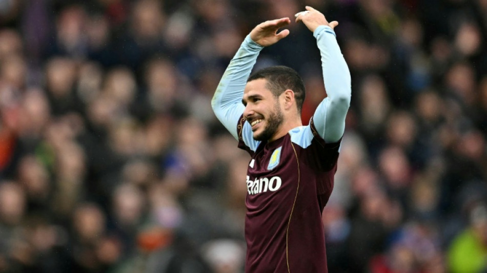  Arsenal perde para Aston Villa e sofre 2ª derrota na temporada; City encosta na liderança 