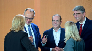 "Politbarometer": Union und SPD weiter ohne Mehrheit - Gro&szlig;teil zufrieden mit Merz