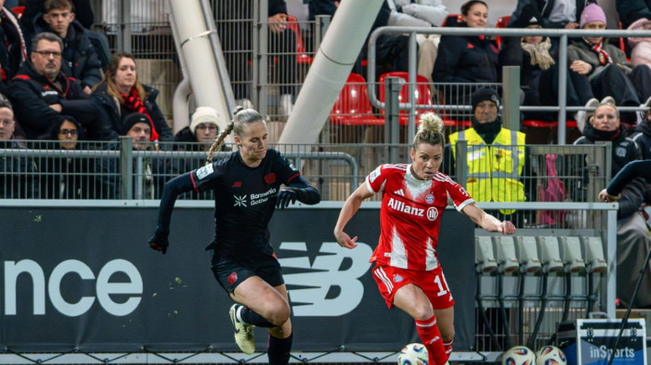  Drei Elfmeter: Bayern-Frauen beenden Jahr mit Sieg 