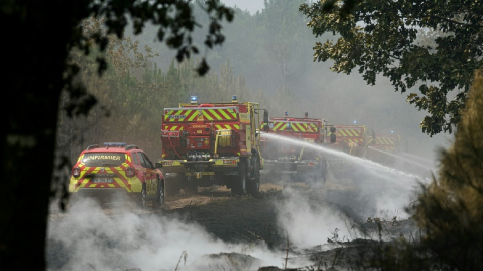  Farmers help battle French forest inferno before new heatwave 