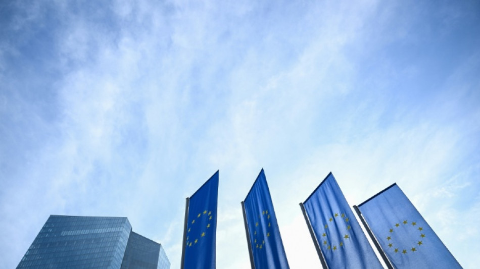  Trotz geringer Inflation und trotz des starken Euro: EZB l&auml;sst Leitzinsen unver&auml;ndert 