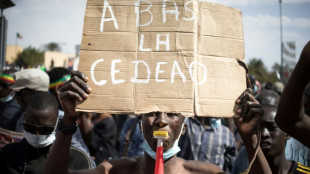 Burkina: la junte rétablit la Constitution, des émissaires internationaux rencontrent Kaboré