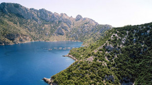 Tre piccole isole greche puntano a tassa per turisti giornalieri