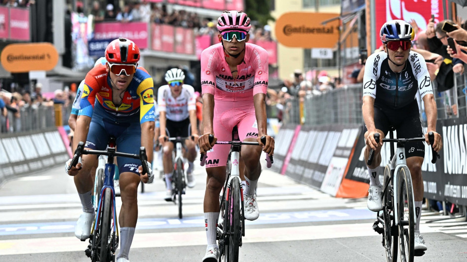 Giro: Ciccone si ritira, 'Fa male, ma torner&ograve; pi&ugrave; forte'