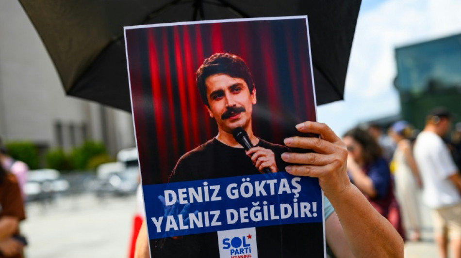  Humorista &eacute; condenado na Turquia pela acusa&ccedil;&atilde;o de insultar Erdogan e sai em liberdade provis&oacute;ria 