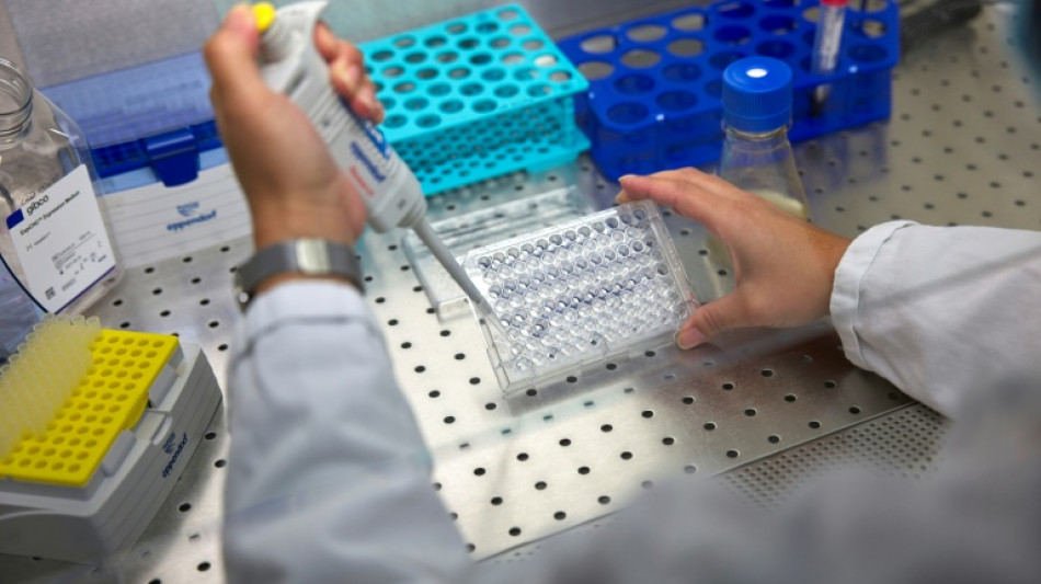 Fichiers Covid: les biologistes "prennent la population en otage", selon le ministre de la Sant&eacute; 