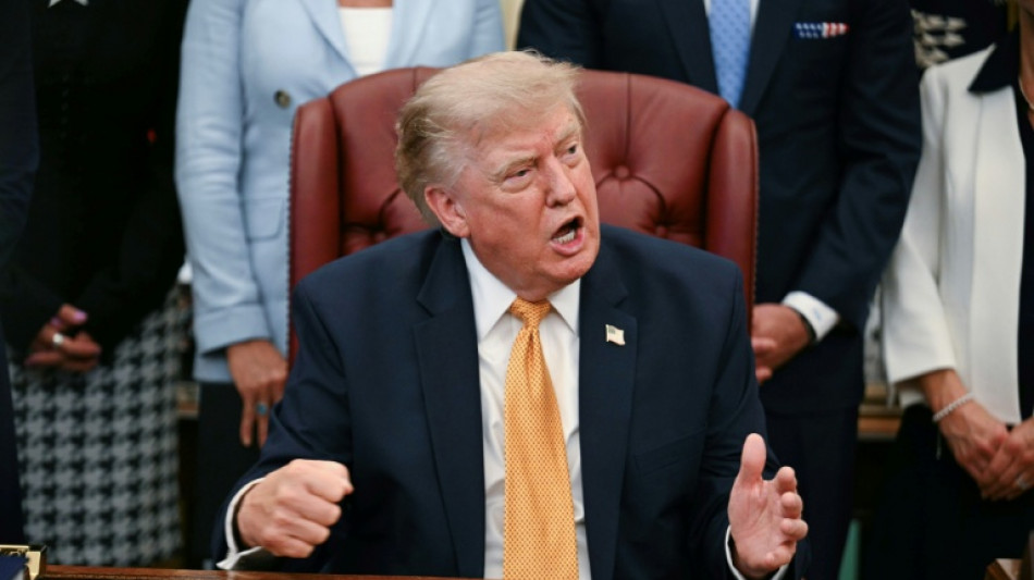  Vinte e cinco estados democratas processam governo Trump por 'tarifa&ccedil;o' 