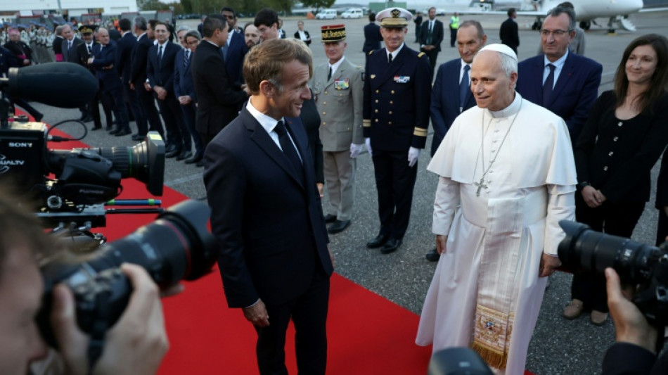  Papst nach viert&auml;gigem Frankreich-Besuch nach Rom aufgebrochen 