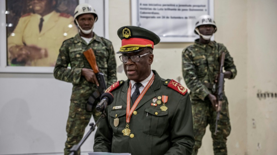 Bissau: un général va diriger une transition d'un an, manifestations interdites et couvre-feu levé