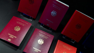 "Klares Signal": Dobrindt rechtfertigt R&uuml;cknahme von Turbo-Einb&uuml;rgerungen