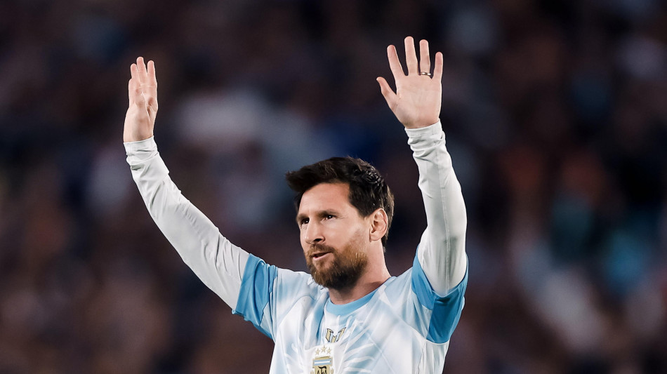  Messi il giorno dopo l'addio, "la maglia dell'Argentina mi manca gi&agrave;" 