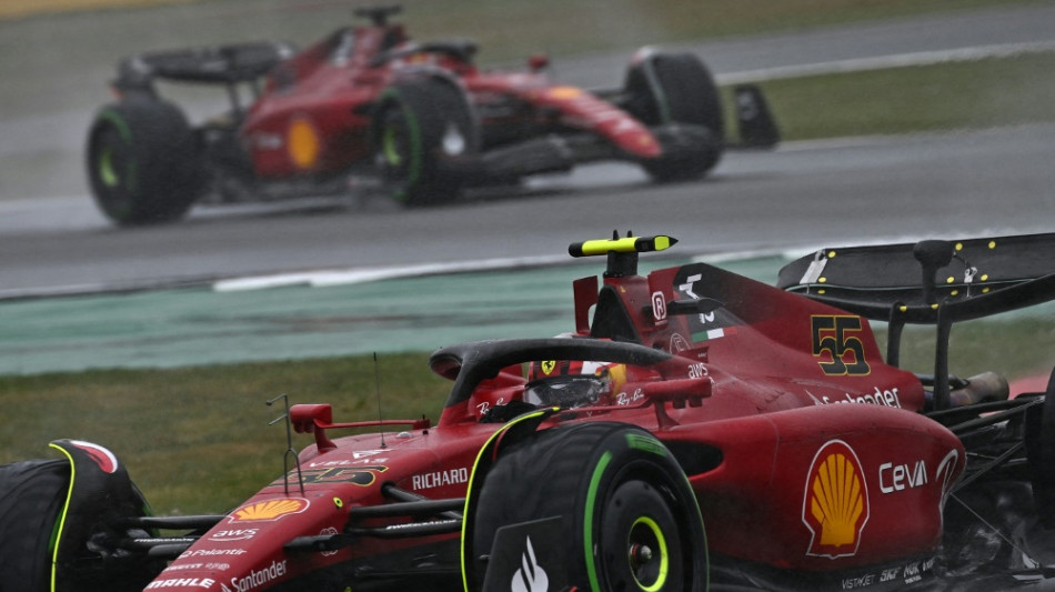 Sainz fährt im Regen erstmals auf Pole