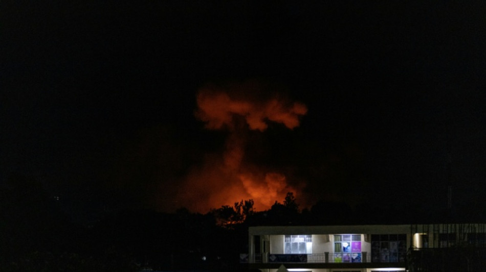  Burundi: l'arm&eacute;e annonce 13 morts, tous civils, dans les explosions d'un d&eacute;p&ocirc;t de munitions, des "dizaines" de tu&eacute;s &eacute;voqu&eacute;s 