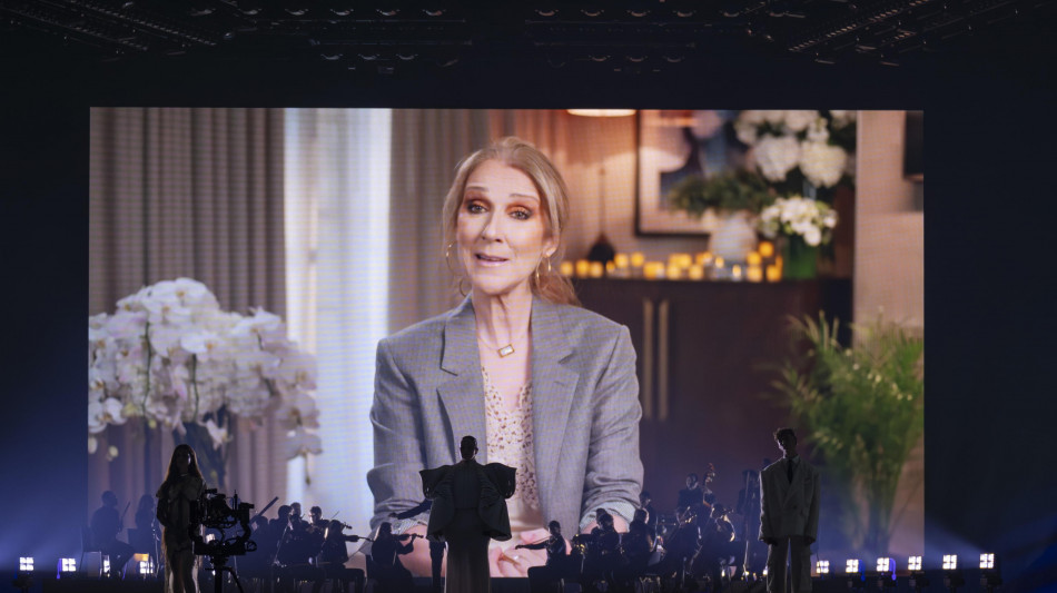  Stasera a Parigi l'esordio di C&eacute;line Dion con il primo dei 16 show, attesa alle stelle 