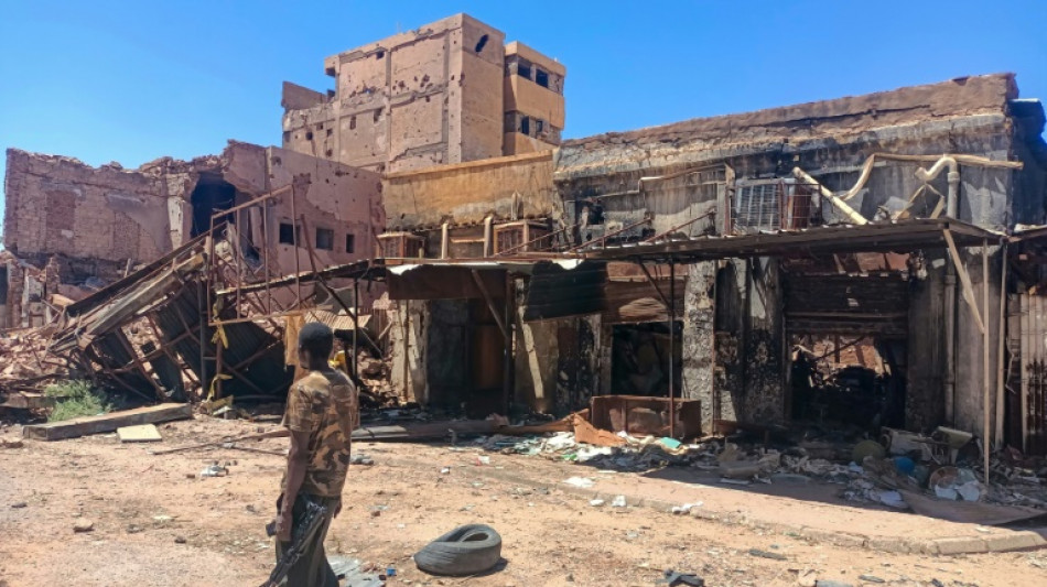Le chef de l'arm&eacute;e soudanaise d&eacute;clare Khartoum "lib&eacute;r&eacute;e", depuis le palais pr&eacute;sidentiel