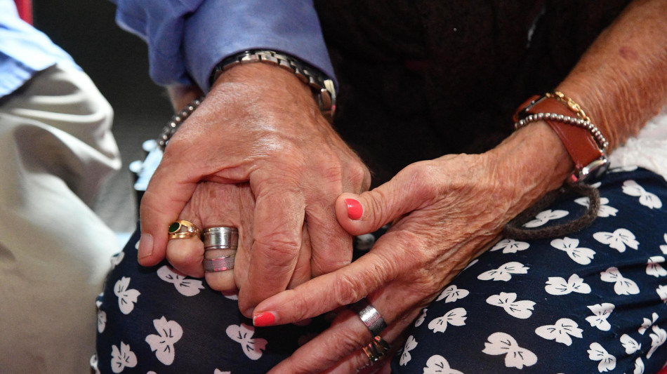 Depressione nella mezza et&agrave; e da anziani aumenta rischio demenza