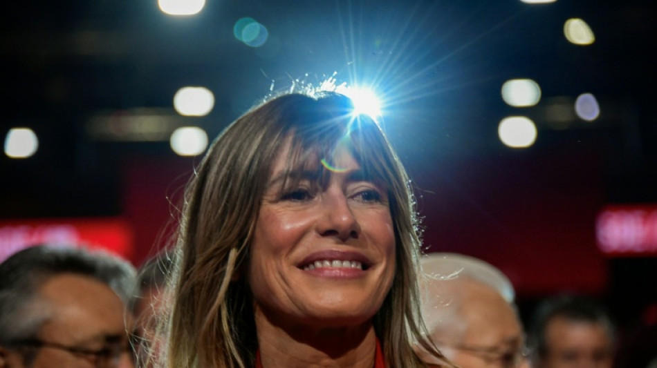  Ehefrau von spanischem Regierungschef S&aacute;nchez muss in Korruptionsprozess Pass abgeben 