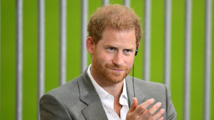 Jornal britânico processado por príncipe Harry pede desculpas durante julgamento