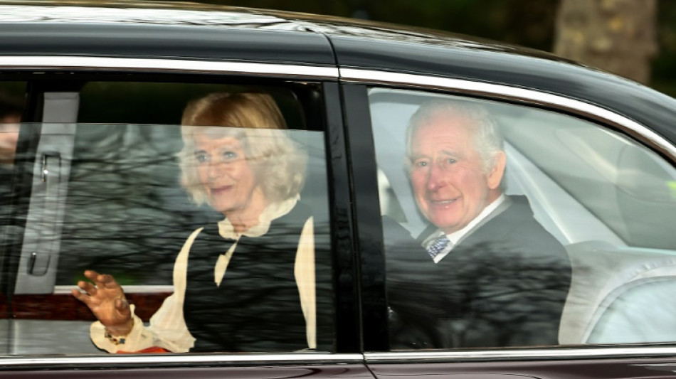 Charles III apparaît souriant au lendemain de l'annonce de son cancer