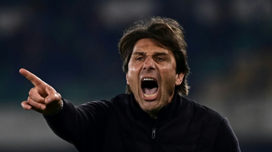  Napoli sofre mas vence na visita ao Cagliari (1-0) e assume vice-lideran&ccedil;a da Serie A 