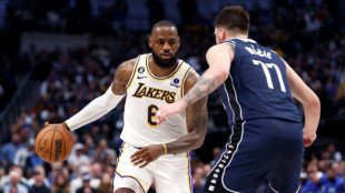NBA: James (Lakers), bless&eacute; &agrave; un pied, pourrait &ecirc;tre absent plusieurs semaines (m&eacute;dias)