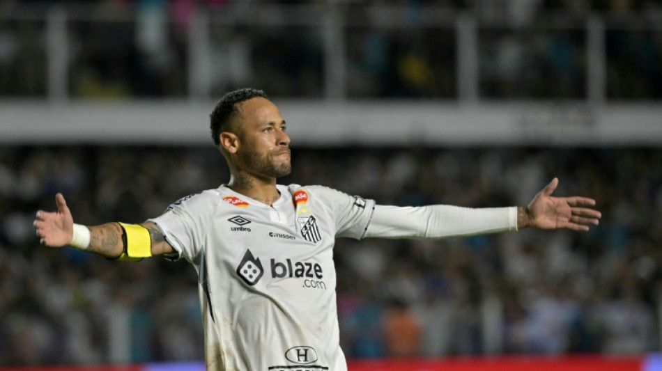 Anniversaire, num&eacute;ro "10" et match nul: Neymar de retour avec Santos
