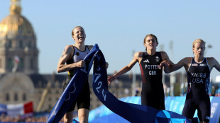 Lindemann und Rendschmidt Fahnenträger bei der Schlussfeier