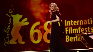 Komikerin Anke Engelke macht Praktikum bei Deutscher Bahn: "Kontrolliere Karten"