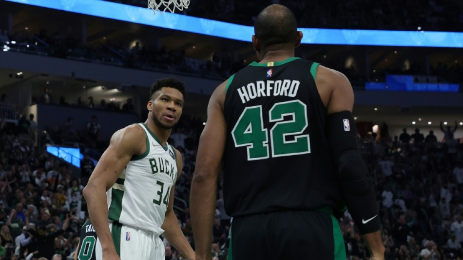 NBA: Boston répond à Milwaukee, Golden State miraculé face à Memphis