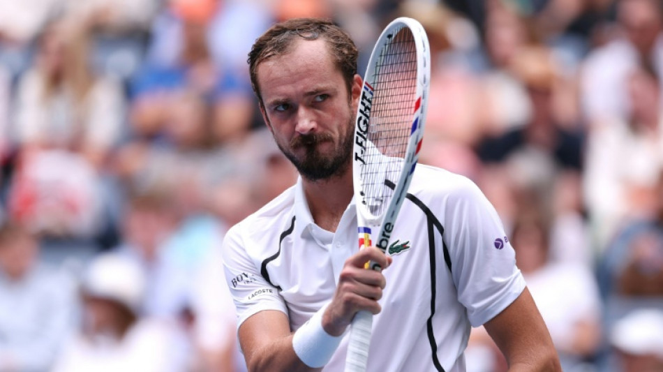  Medvedev avan&ccedil;a com tranquilidade &agrave; 3&ordf; rodada do US Open 