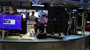 Wall Street baisse lourdement, en pleine tourmente sur les droits de douane
