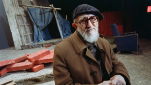 Ic&ocirc;ne fran&ccedil;aise, l'Abb&eacute; Pierre accus&eacute; d'agressions sexuelles