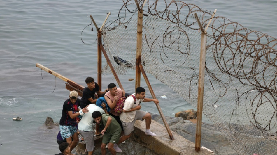 Entrada de 60.000 migrantes no enclave espanhol de Ceuta desata crise europeia