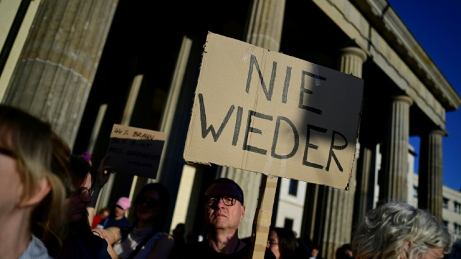  Tausende demonstrieren in Berlin nach AfD-Sieg in Sachsen-Anhalt 